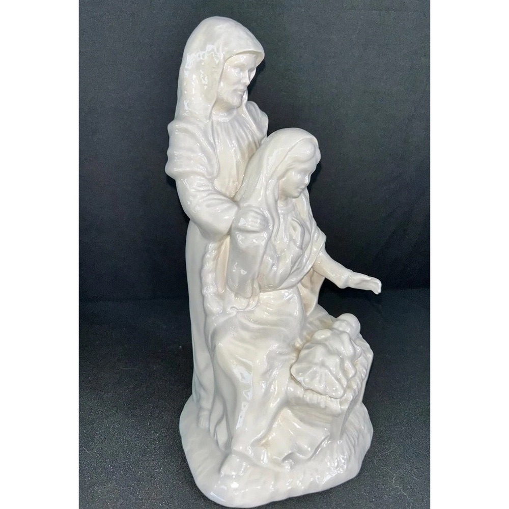 Ona 1995 Figurine White Religious Ceramic Two‎ Figures Cradle Minimalist